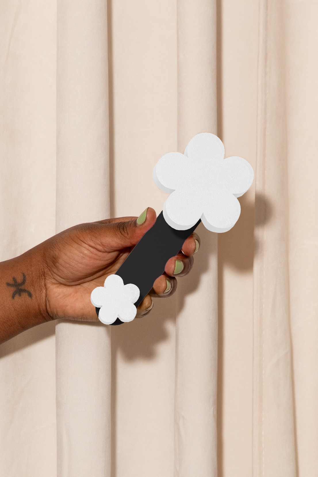 Daisy Hue Hook