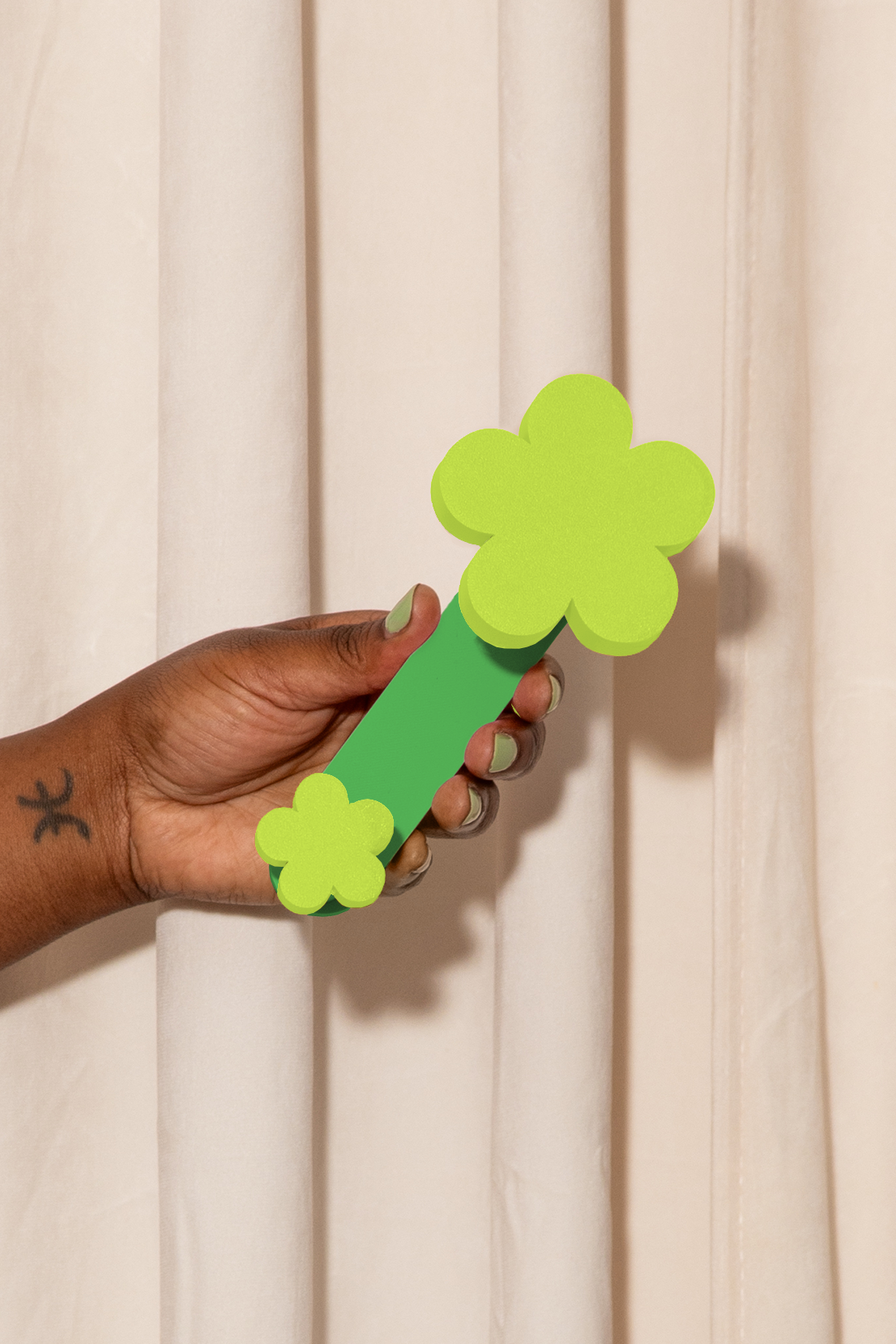 Daisy Hue Hook