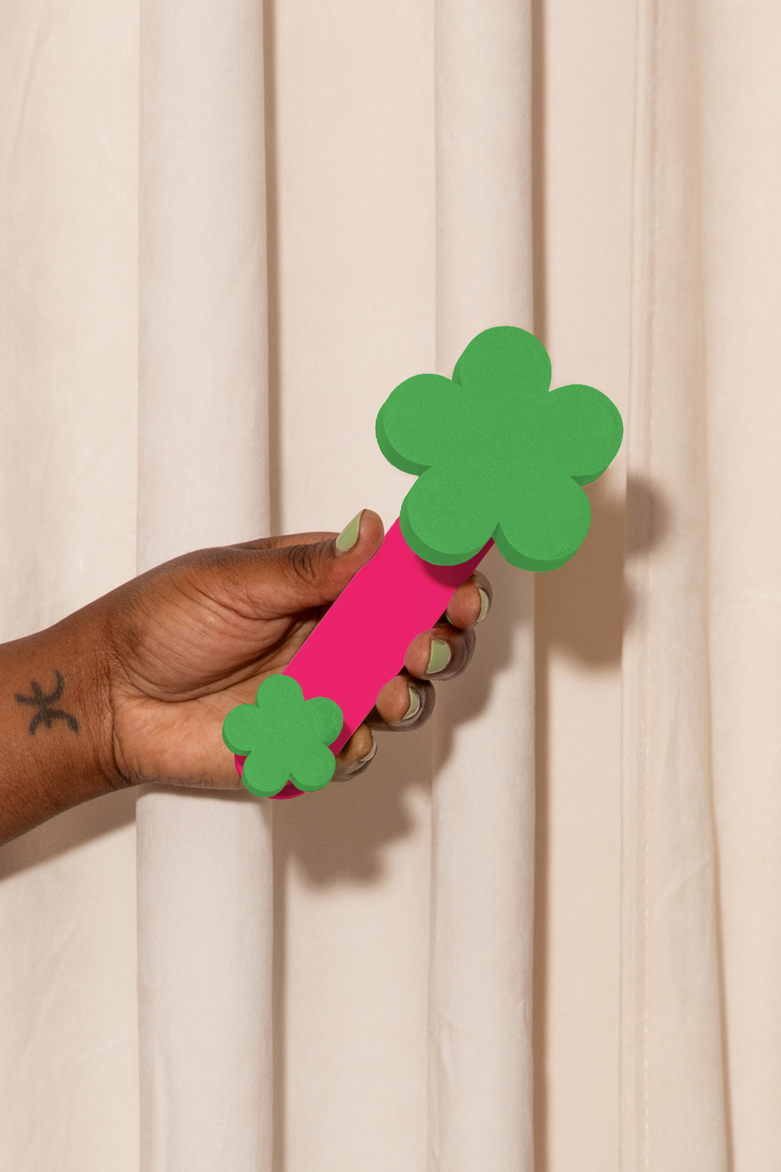 Daisy Hue Hook