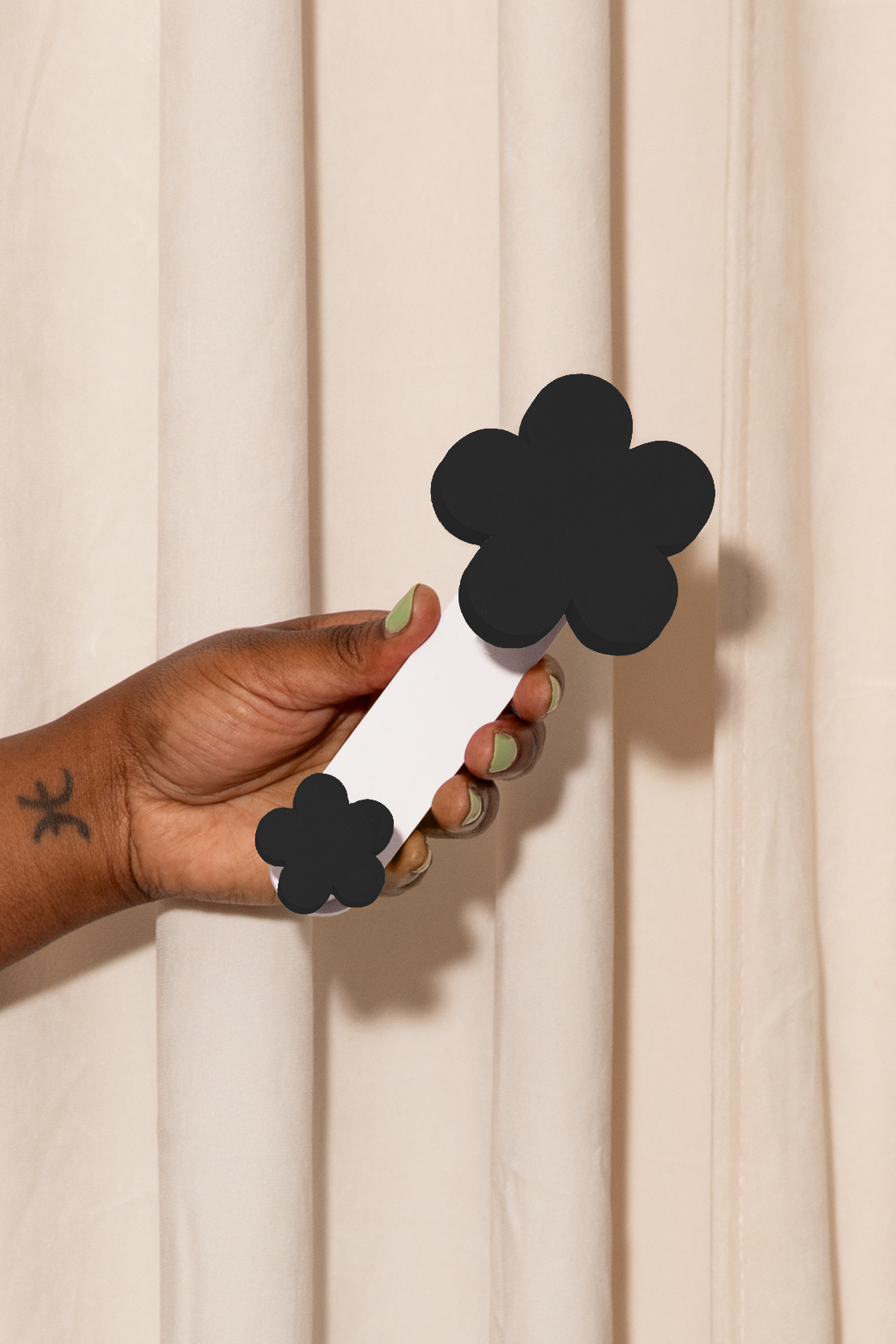 Daisy Hue Hook